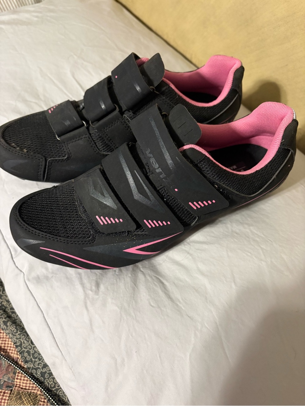 Size 8 women’s cycling shoes